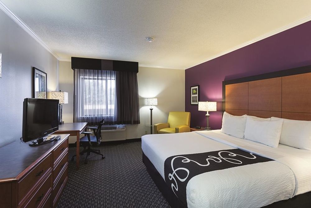 La Quinta By Wyndham Baton Rouge Siegen Lane Hotel Prairieville Room photo